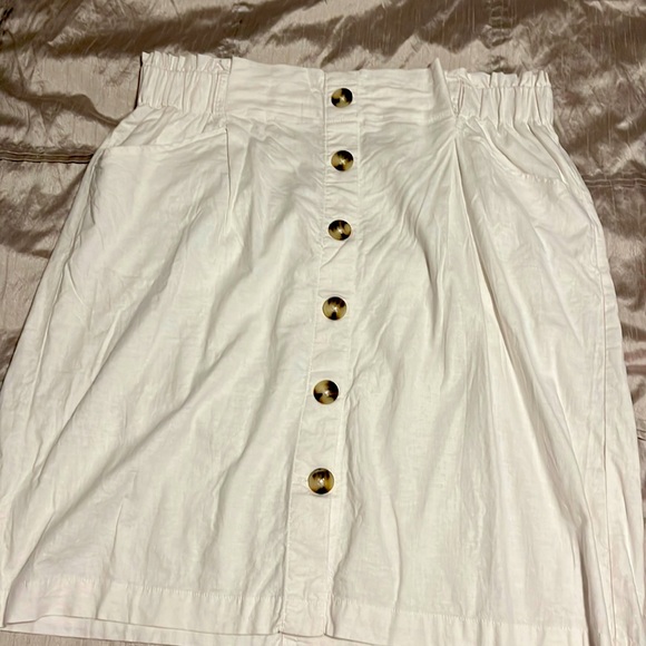 Knee length linen skirt w/pockets - Picture 1 of 1